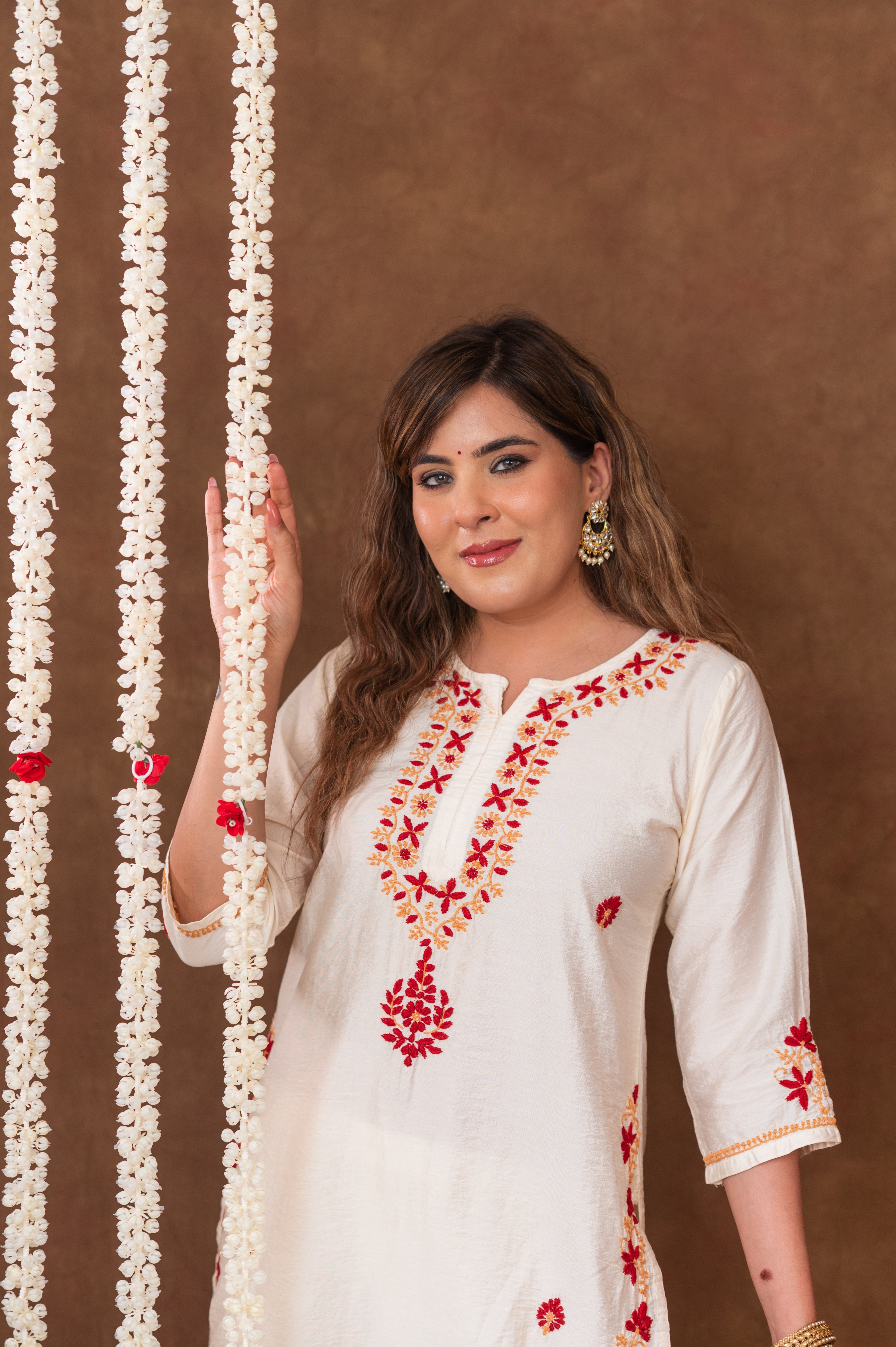 Jashn Chikankari Ivory 3PC Chanderi Silk kurta Set with Dupatta Gharana