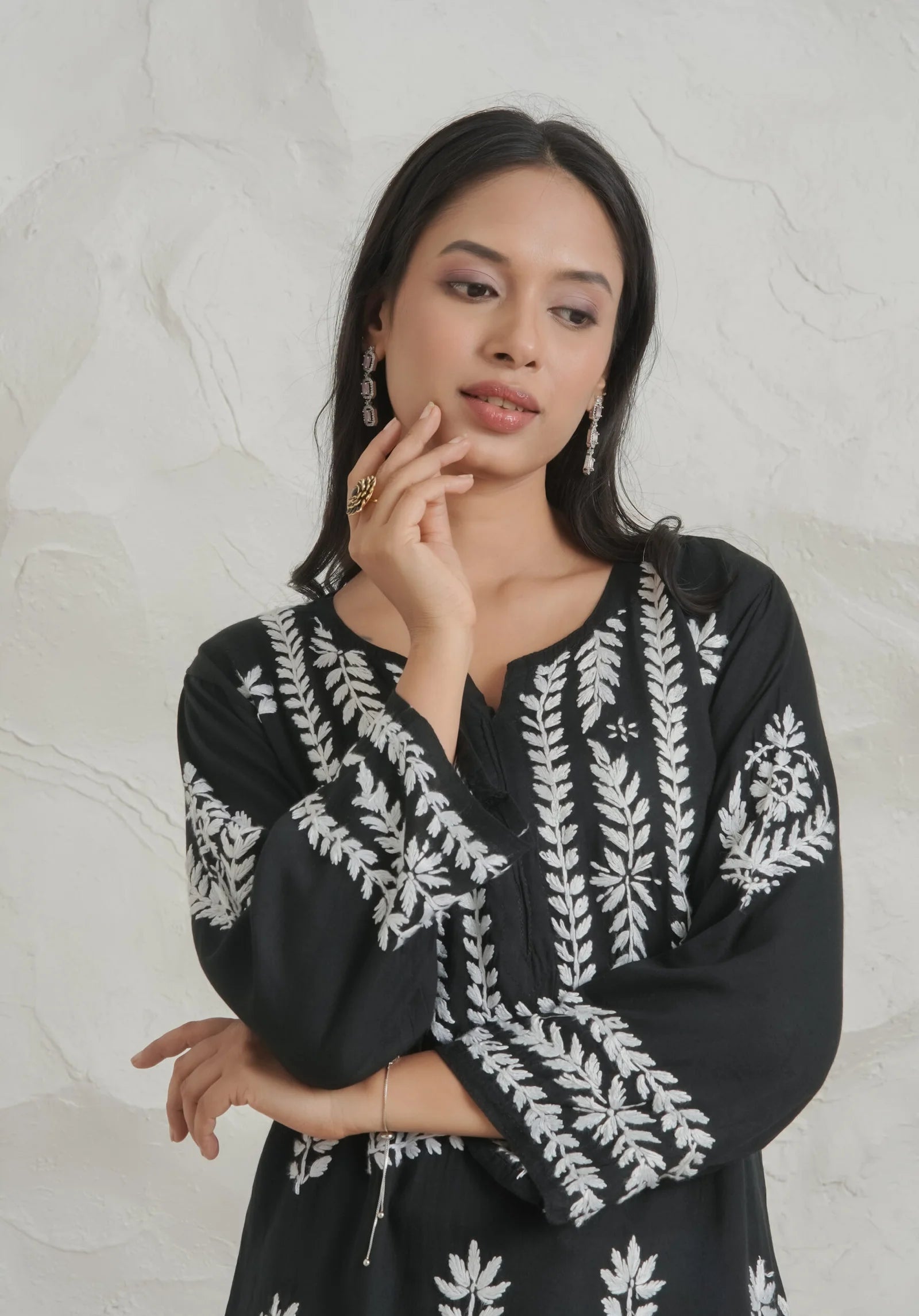 Myra Modal fine cotton chikan kari Kurta – Black Gharana