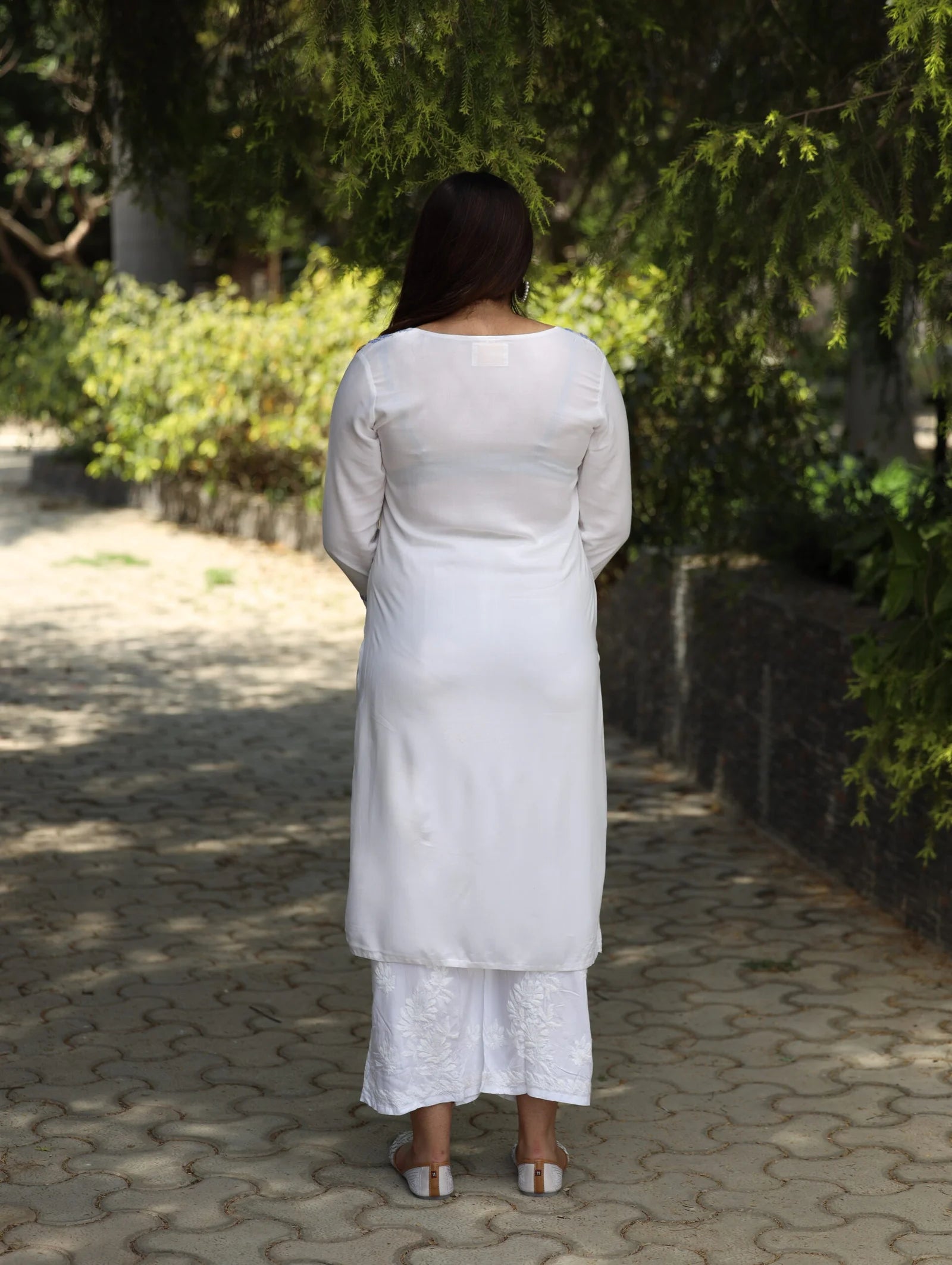 Heer Modal Cotton White Chikankari Kurta in 2 shades of blue Gharana