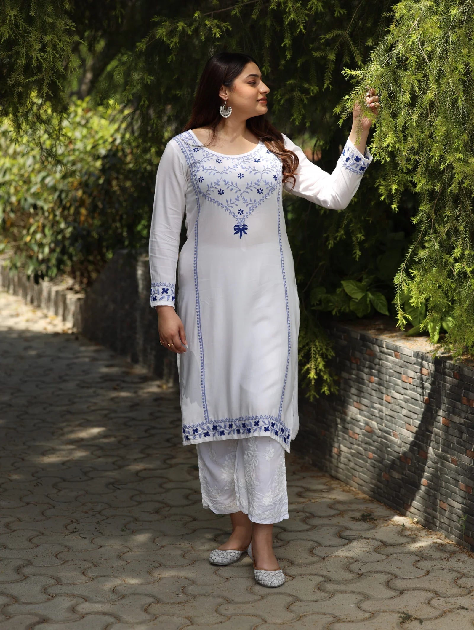Heer Modal Cotton White Chikankari Kurta in 2 shades of blue Gharana