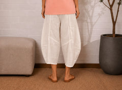 Off White Solid Barrel Pants