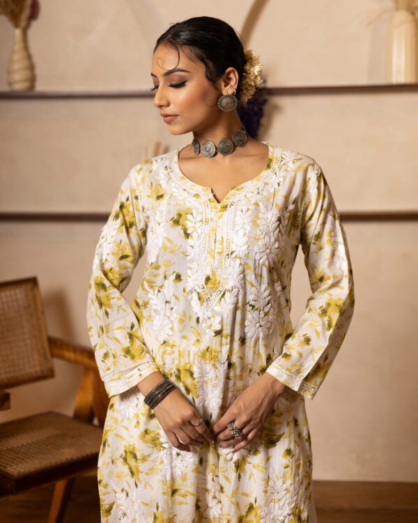 Eesha Chikankari Mulmul Floral Printed Kurta – Green