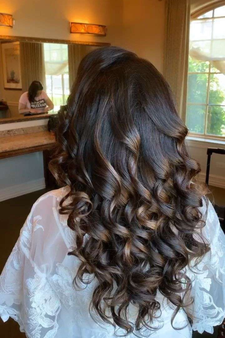 Open Hair with Side Curls: Glam Without Going Overboard